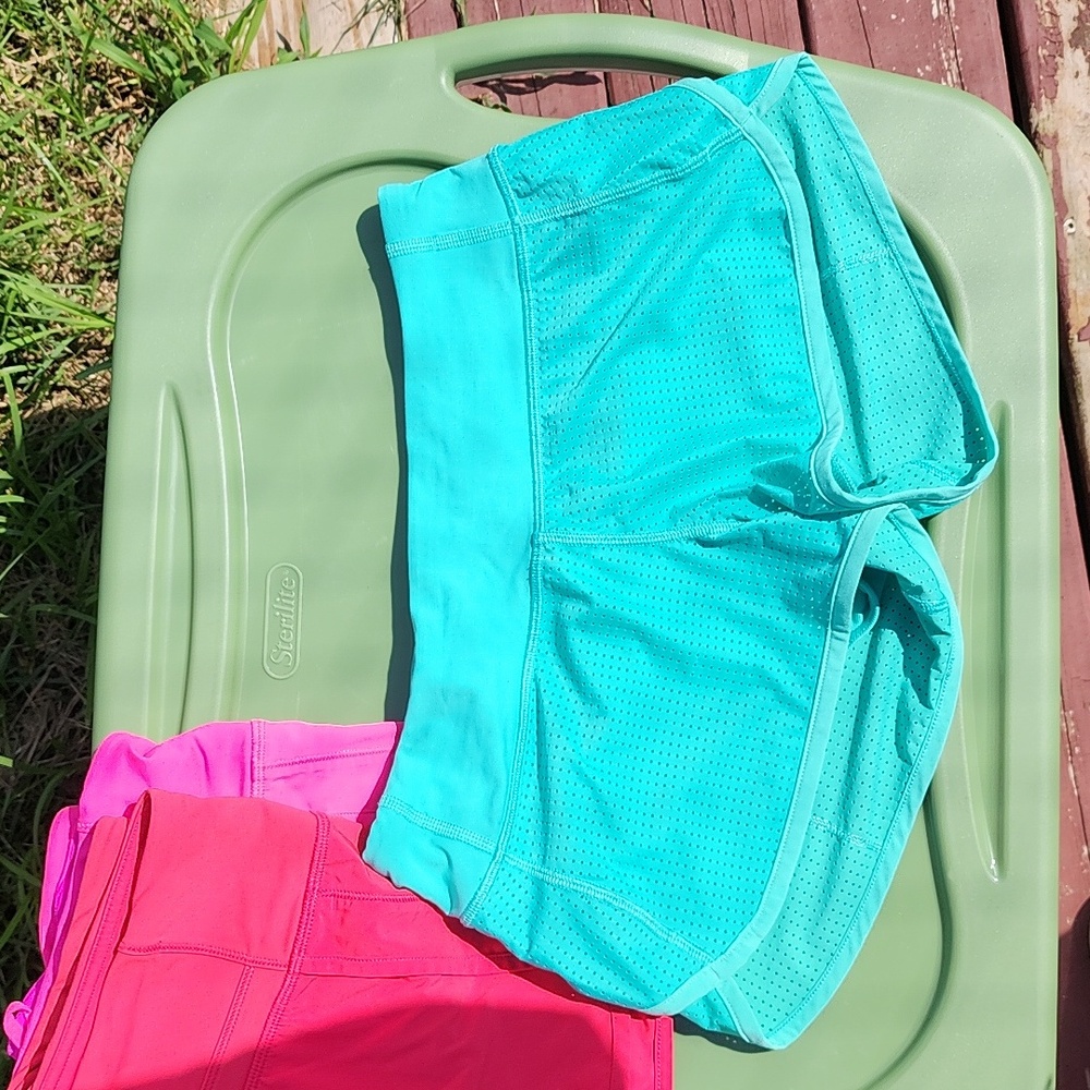Lululemon shorts size 4, mesh outer